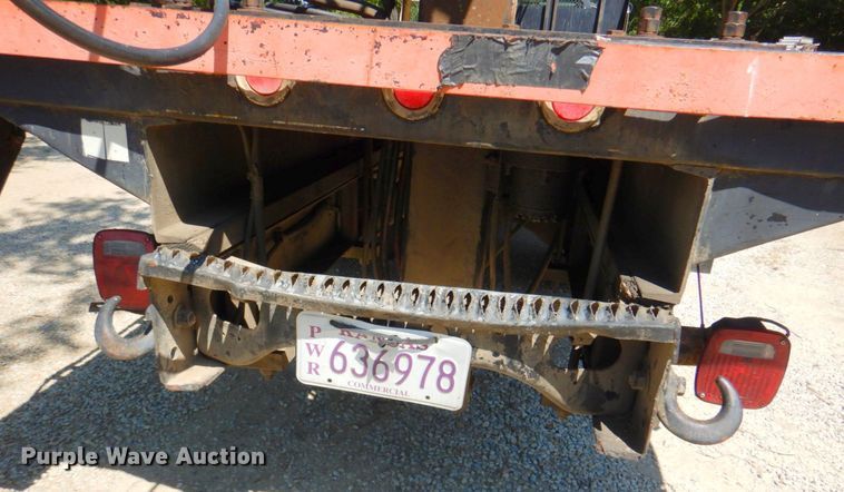 image for item DP4306 1992 Ford F700  flatbed truck