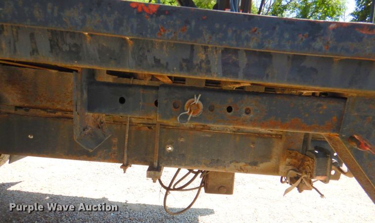 image for item DP4306 1992 Ford F700  flatbed truck