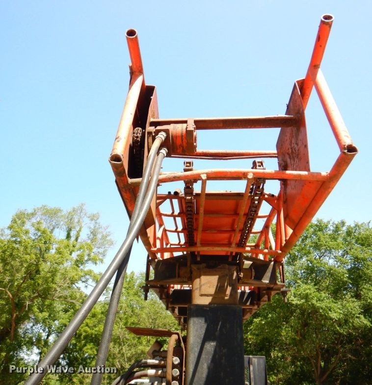 image for item DP4306 1992 Ford F700  flatbed truck