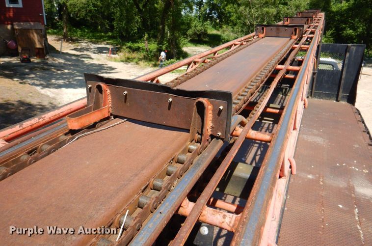 image for item DP4306 1992 Ford F700  flatbed truck