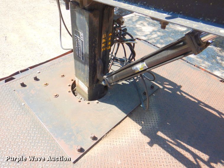 image for item DP4306 1992 Ford F700  flatbed truck