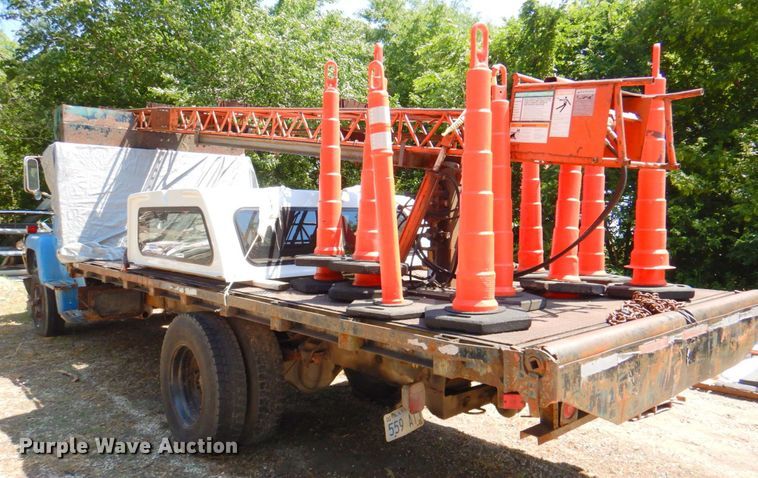 image for item DP4307 1978 Ford 8000  flatbed truck