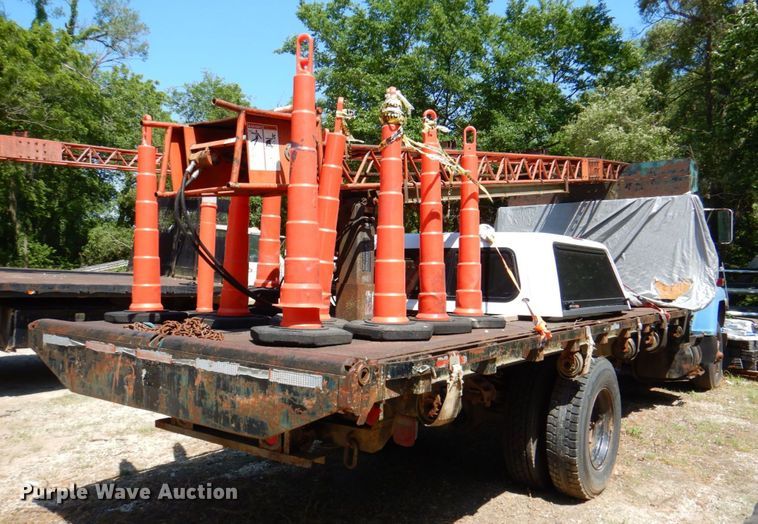 image for item DP4307 1978 Ford 8000  flatbed truck