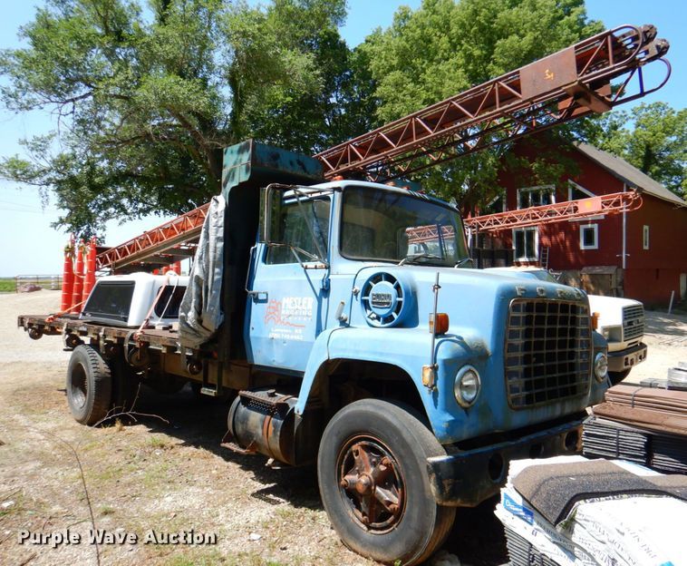 image for item DP4307 1978 Ford 8000  flatbed truck