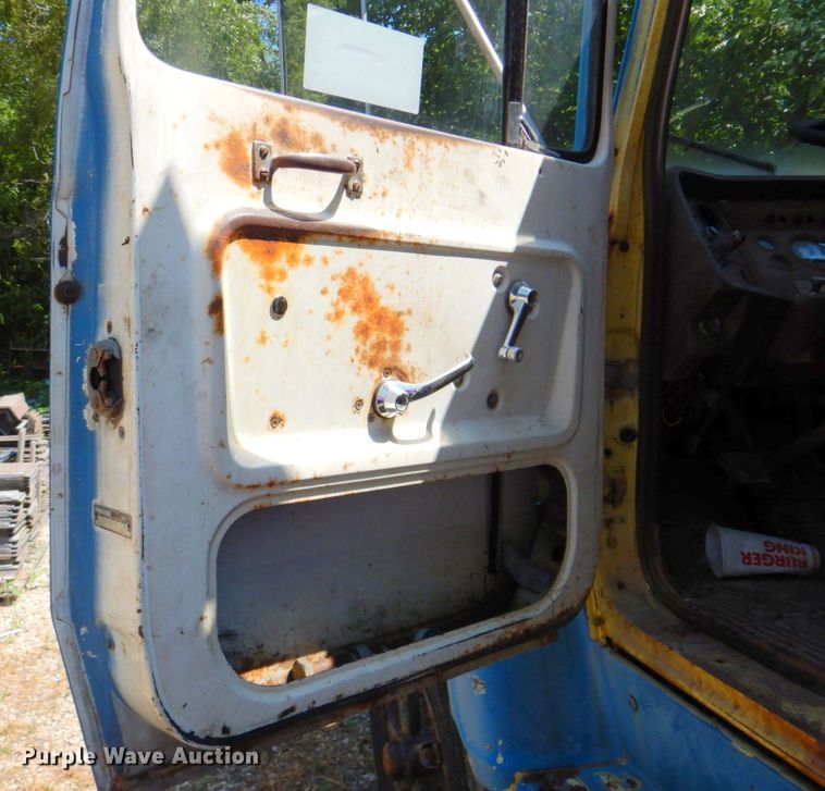 image for item DP4307 1978 Ford 8000  flatbed truck