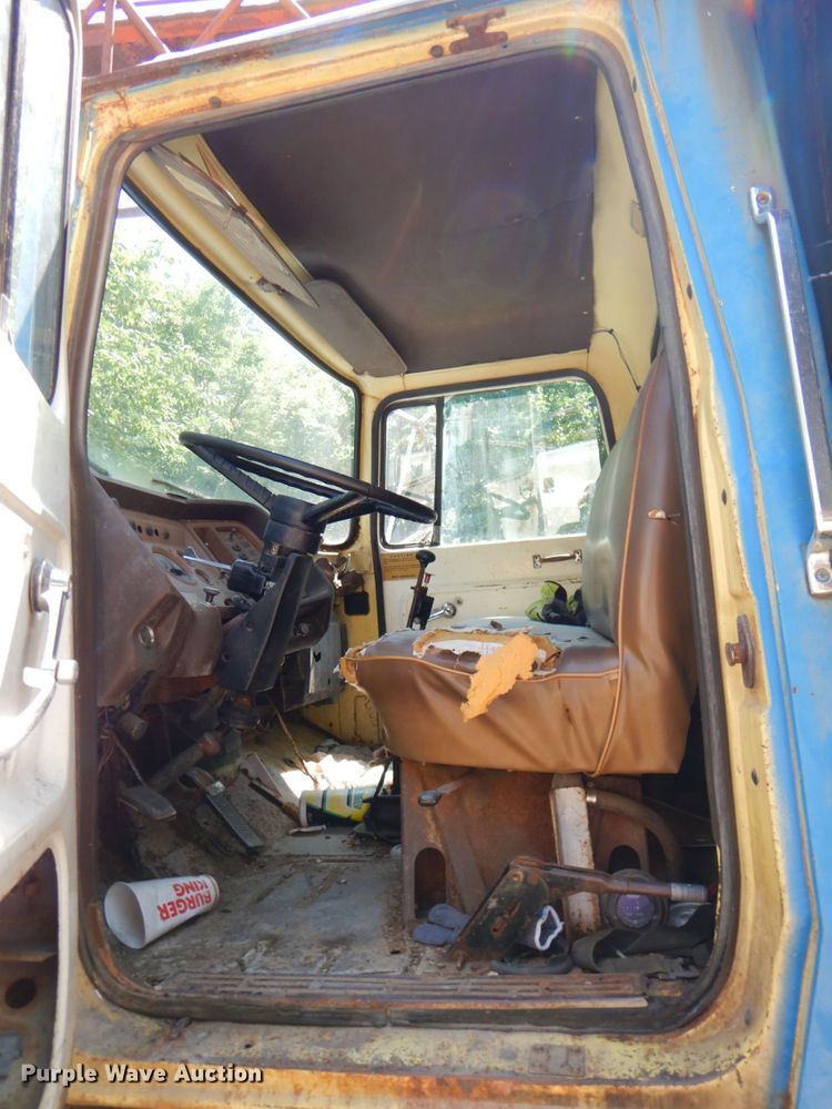 image for item DP4307 1978 Ford 8000  flatbed truck