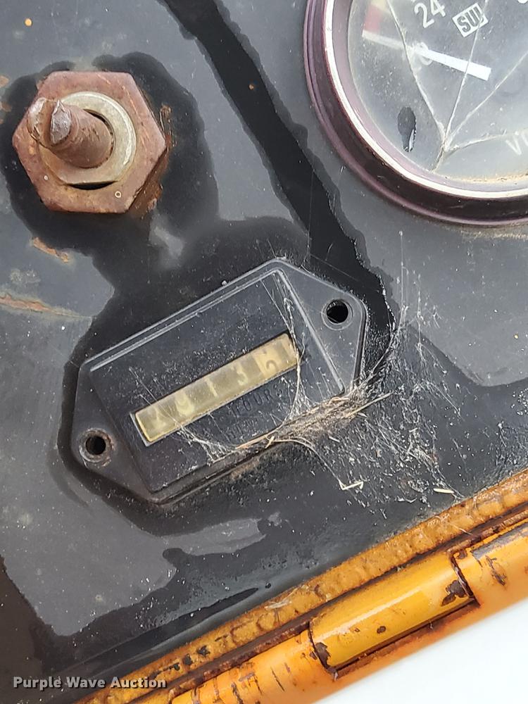 image for item DP4341 1976 Case 1150B  track loader