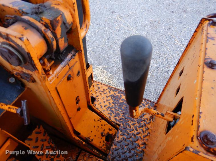 image for item DP4341 1976 Case 1150B  track loader