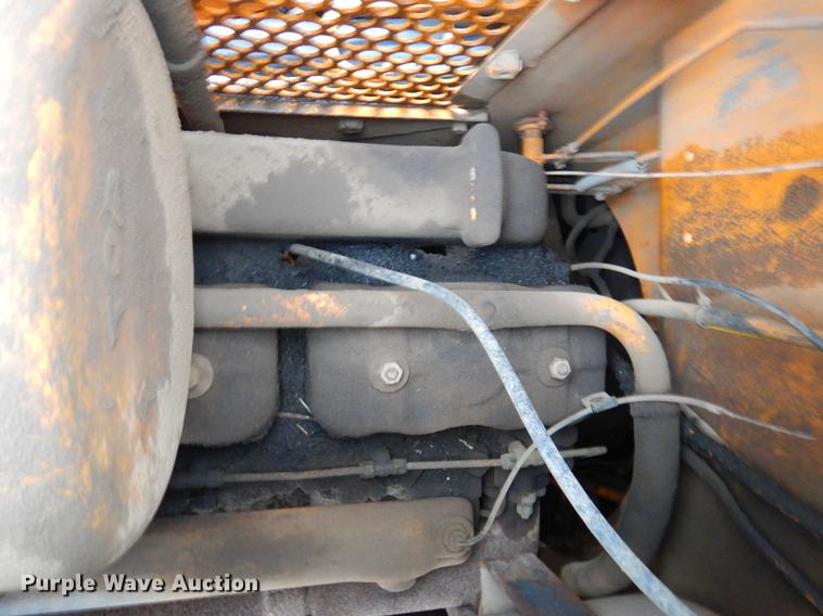 image for item DP4341 1976 Case 1150B  track loader