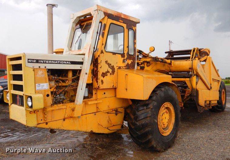 image for item DP4342 1974 International 412  elevating scraper