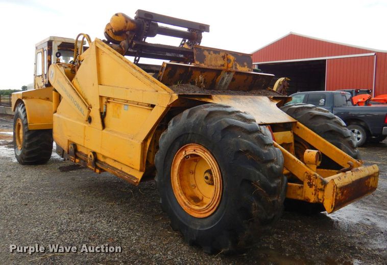 image for item DP4342 1974 International 412  elevating scraper