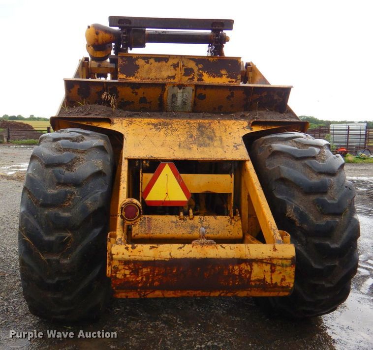 image for item DP4342 1974 International 412  elevating scraper