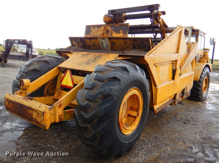 image for item DP4342 1974 International 412  elevating scraper