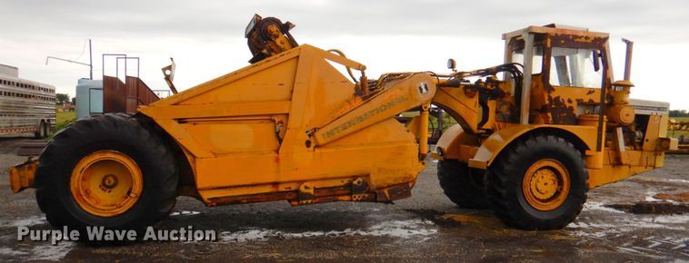 image for item DP4342 1974 International 412  elevating scraper