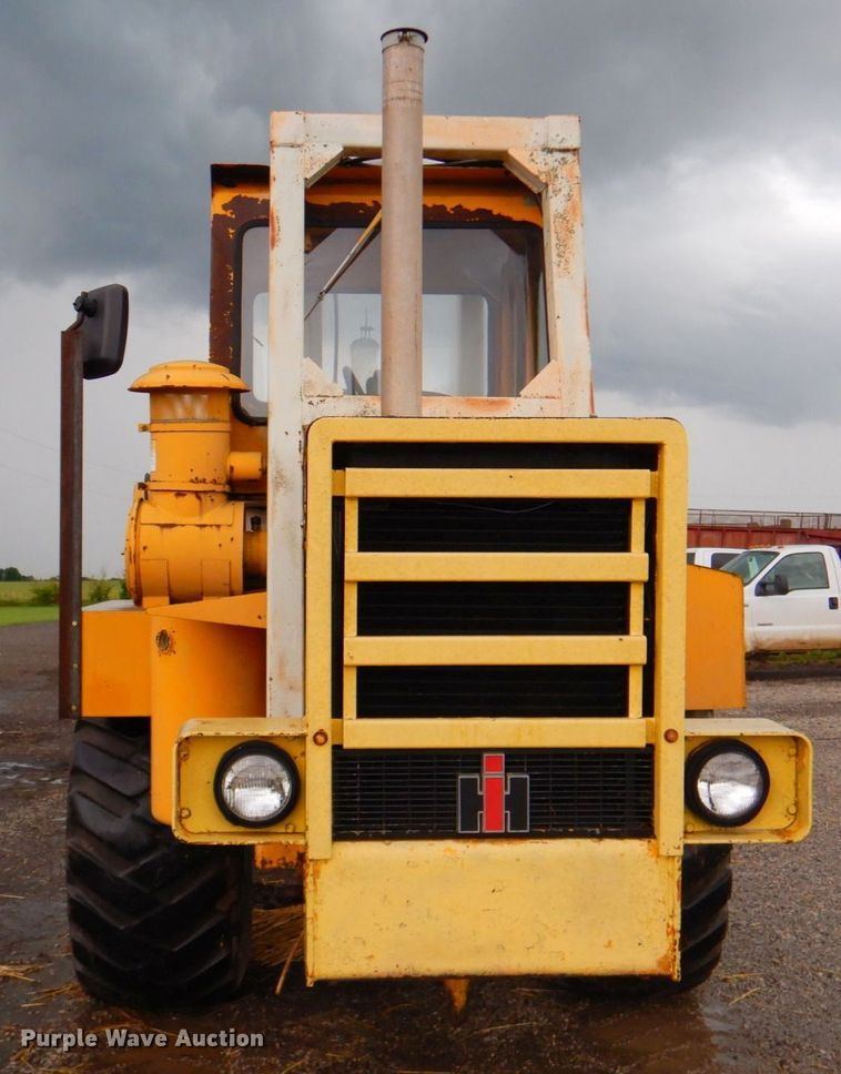 image for item DP4342 1974 International 412  elevating scraper