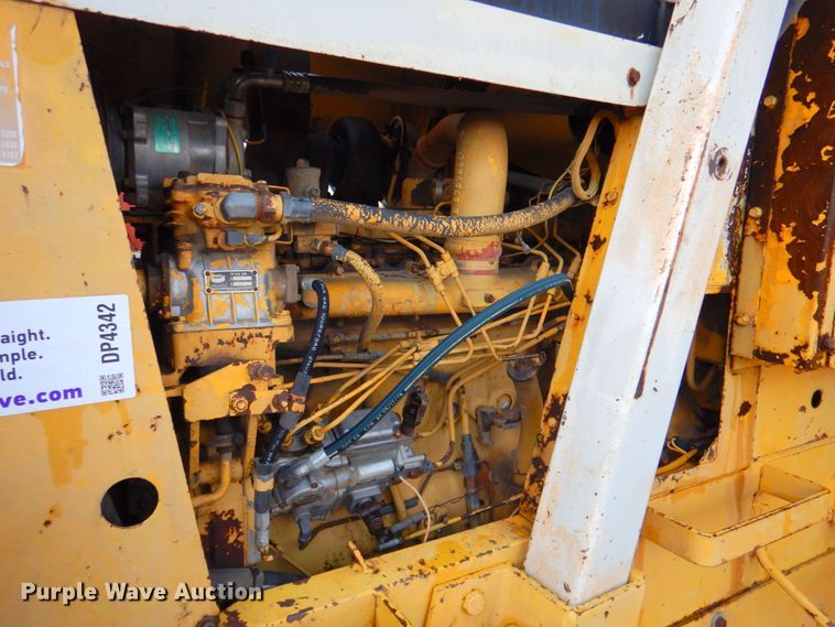 image for item DP4342 1974 International 412  elevating scraper