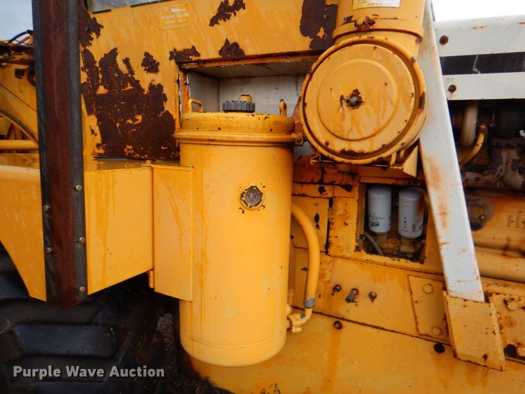 image for item DP4342 1974 International 412  elevating scraper