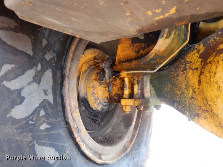 image for item DP4342 1974 International 412  elevating scraper