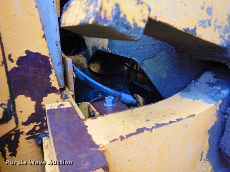 image for item DP4342 1974 International 412  elevating scraper