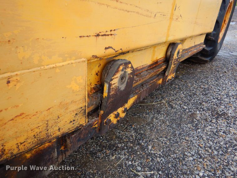 image for item DP4342 1974 International 412  elevating scraper