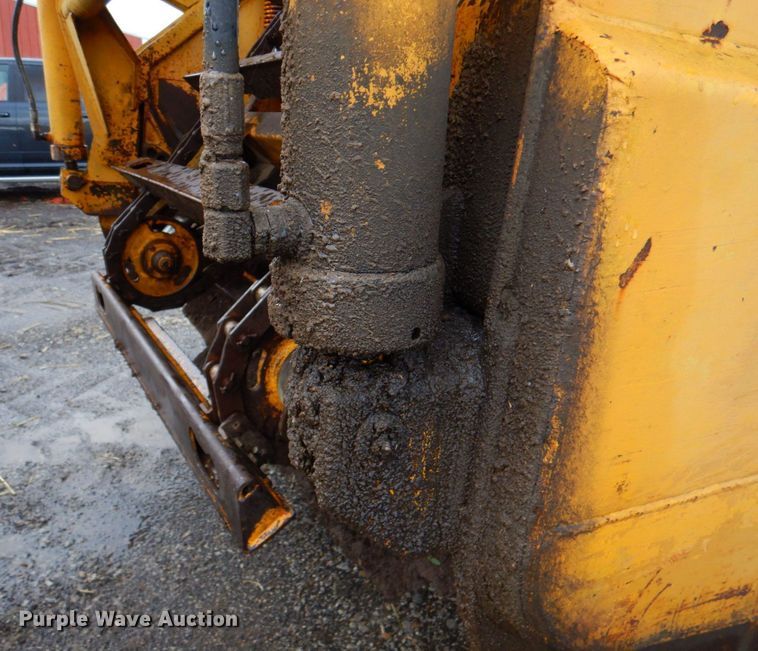 image for item DP4342 1974 International 412  elevating scraper