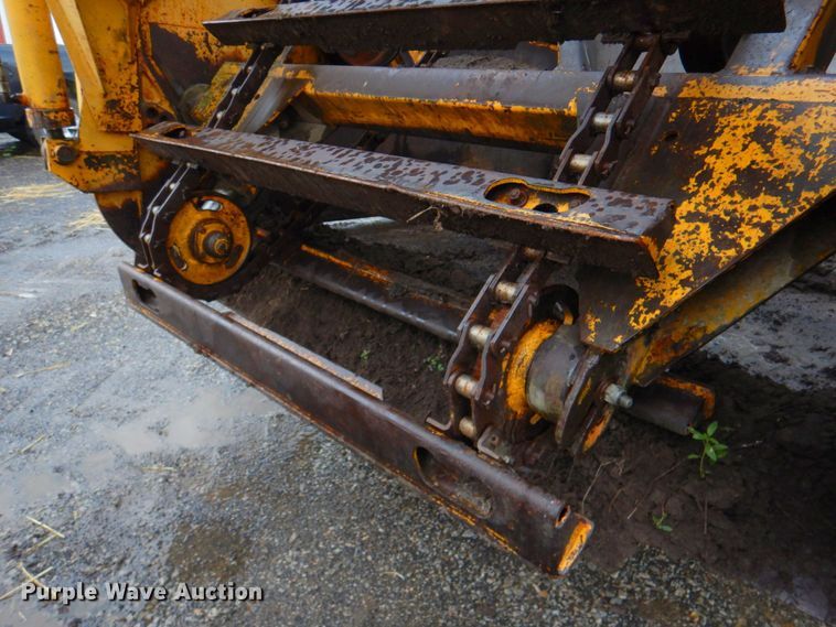 image for item DP4342 1974 International 412  elevating scraper