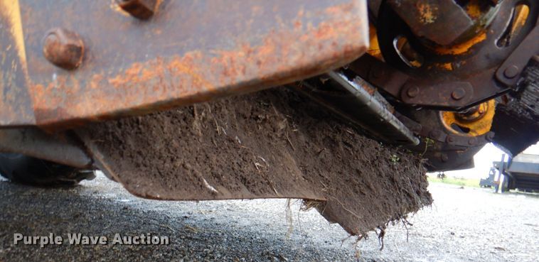 image for item DP4342 1974 International 412  elevating scraper