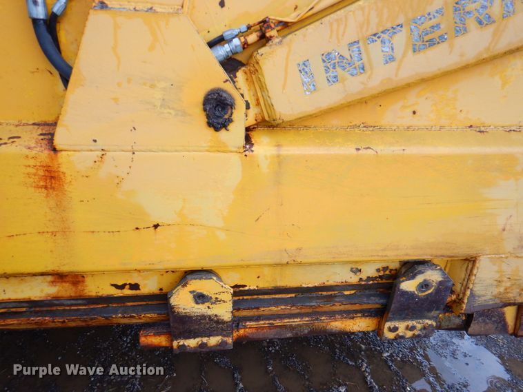 image for item DP4342 1974 International 412  elevating scraper