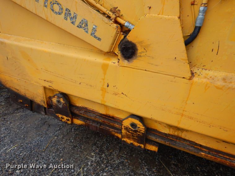 image for item DP4342 1974 International 412  elevating scraper