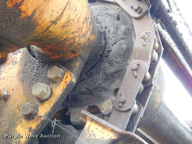 image for item DP4342 1974 International 412  elevating scraper