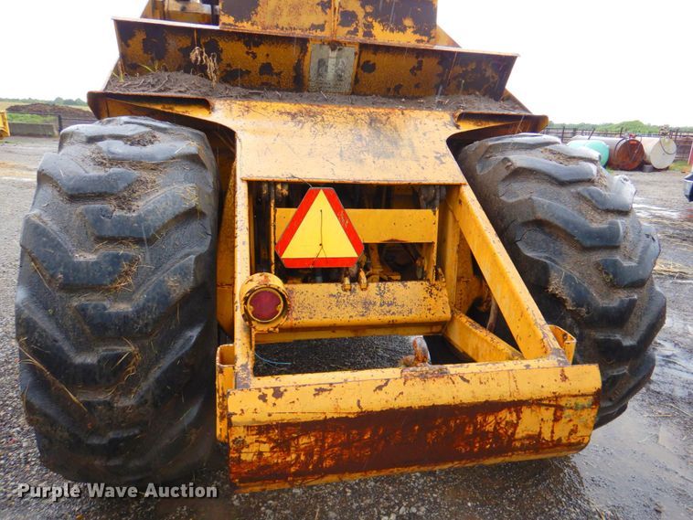 image for item DP4342 1974 International 412  elevating scraper