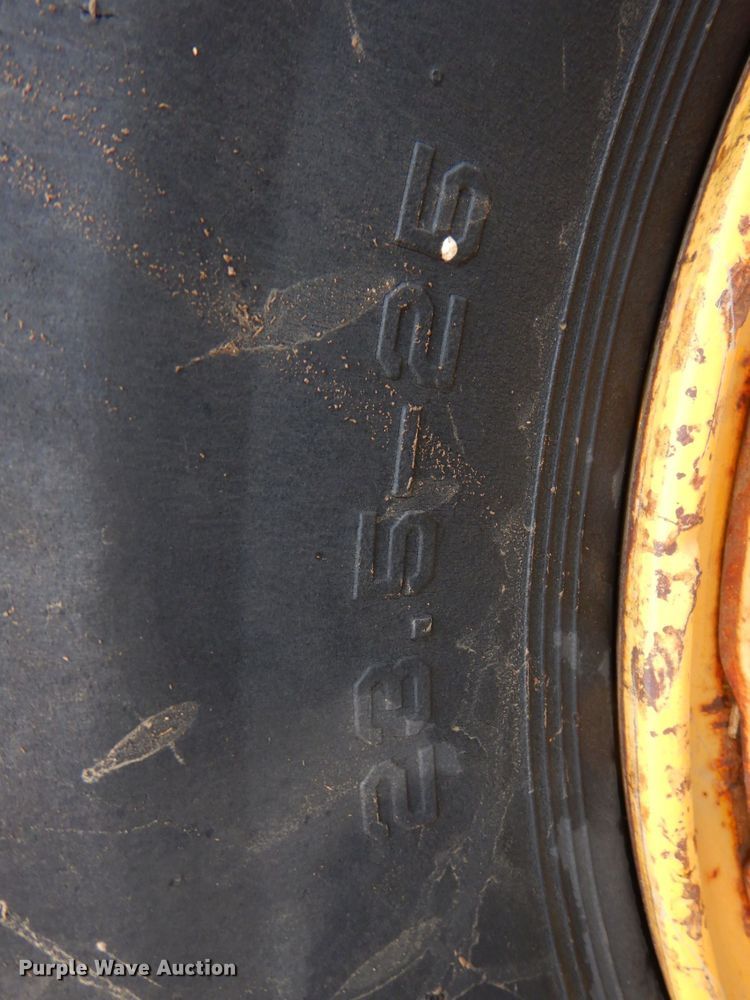 image for item DP4342 1974 International 412  elevating scraper