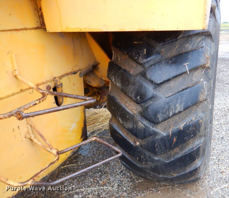 image for item DP4342 1974 International 412  elevating scraper