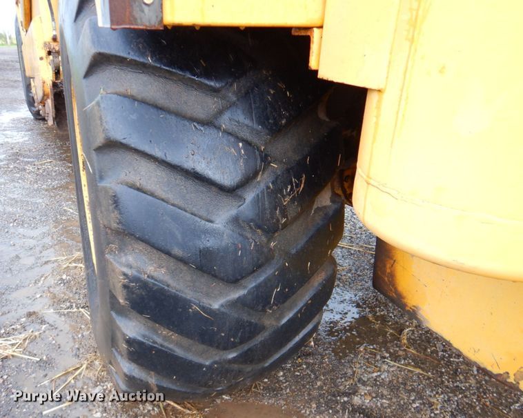 image for item DP4342 1974 International 412  elevating scraper