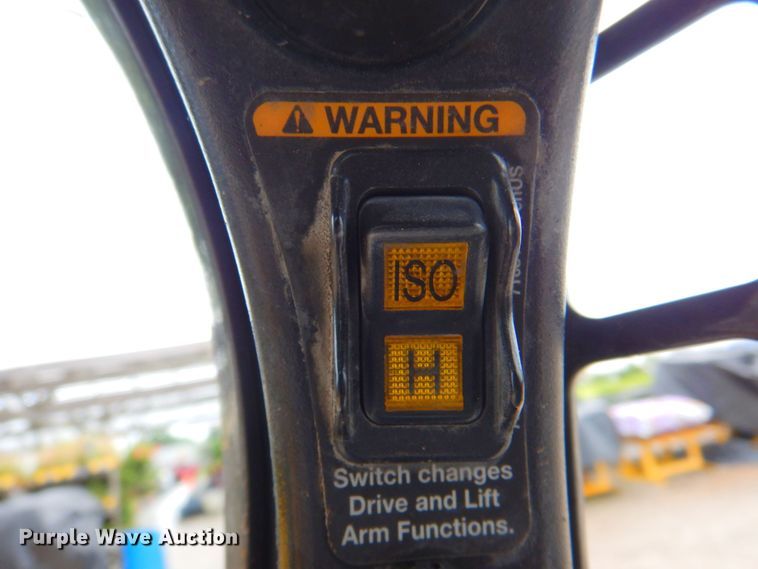 image for item DP4354 2015 Bobcat S550  skid steer loader