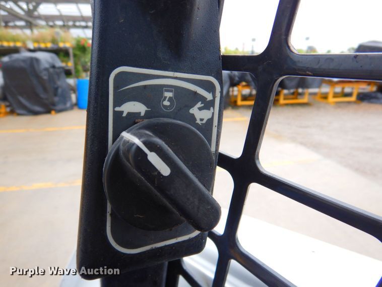 image for item DP4354 2015 Bobcat S550  skid steer loader