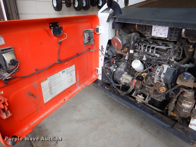 image for item DP4354 2015 Bobcat S550  skid steer loader