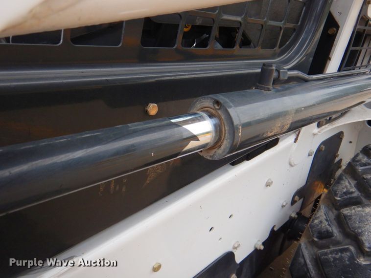 image for item DP4354 2015 Bobcat S550  skid steer loader