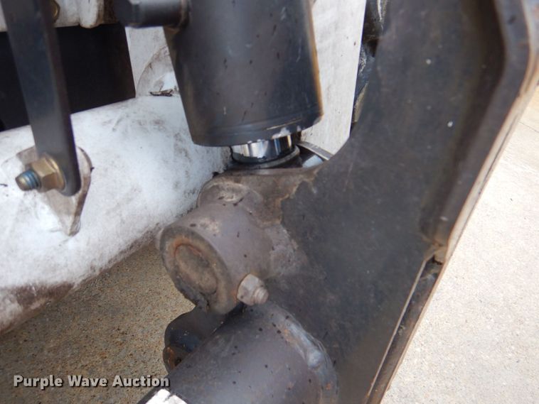 image for item DP4354 2015 Bobcat S550  skid steer loader