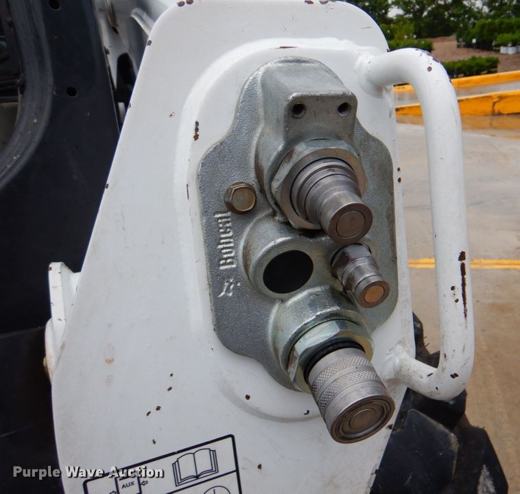 image for item DP4354 2015 Bobcat S550  skid steer loader