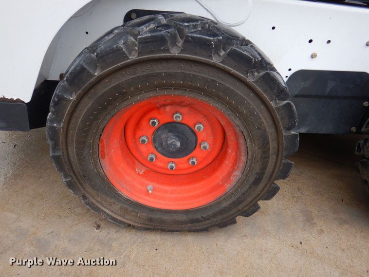 image for item DP4354 2015 Bobcat S550  skid steer loader