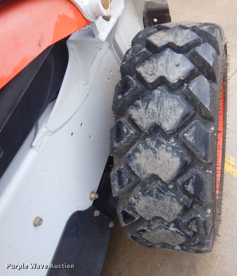 image for item DP4354 2015 Bobcat S550  skid steer loader