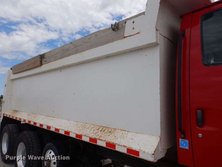 image for item DP5586 1999 Sterling LT9511  dump truck