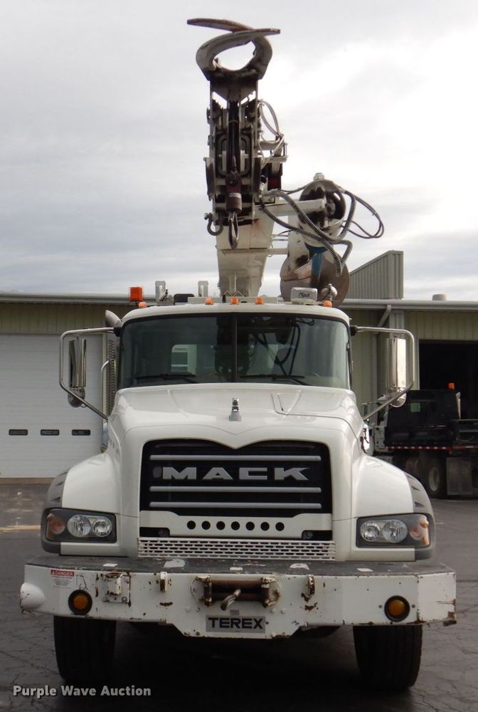 image for item DP5588 2013 Mack GU713  digger derrick truck