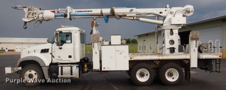 image for item DP5588 2013 Mack GU713  digger derrick truck