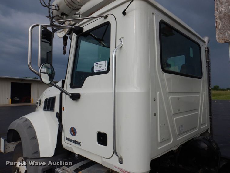 image for item DP5588 2013 Mack GU713  digger derrick truck