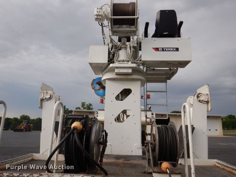 image for item DP5588 2013 Mack GU713  digger derrick truck