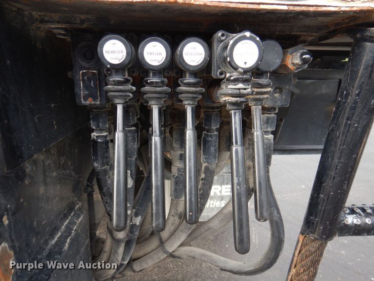 image for item DP5588 2013 Mack GU713  digger derrick truck