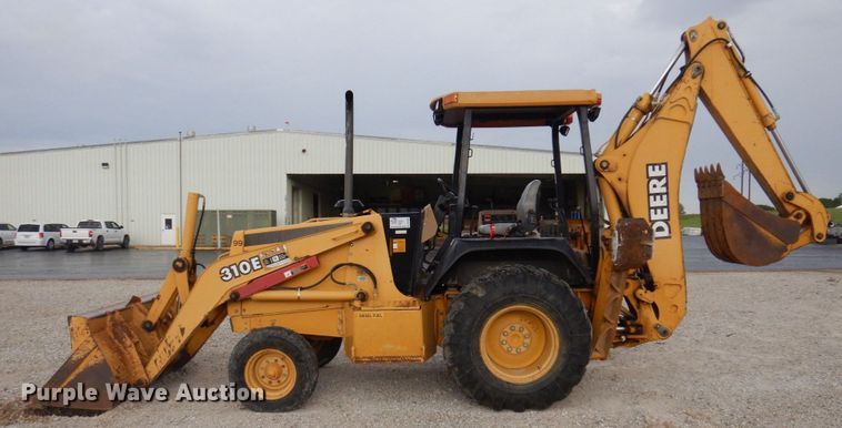 image for item DP5589 2000 John Deere 310E  backhoe