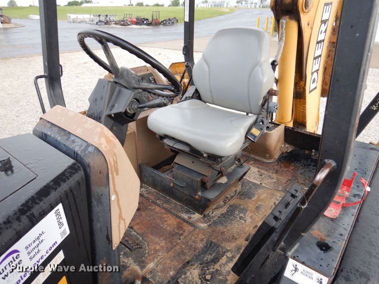 image for item DP5589 2000 John Deere 310E  backhoe